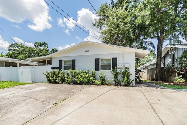 property at 3217 W Obispo St