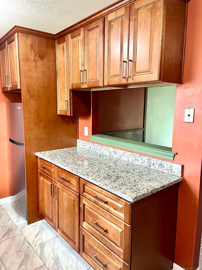 16 Seymour Rd in East Granby, CT - Building Photo - Building Photo