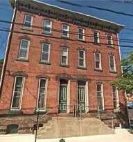 70 N Main St in Spring City, PA - Building Photo