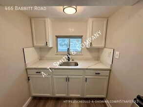 466 Babbitt Rd in Euclid, OH - Building Photo - Building Photo