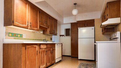 65 W 49th Ave in Vancouver, BC - Building Photo - Building Photo