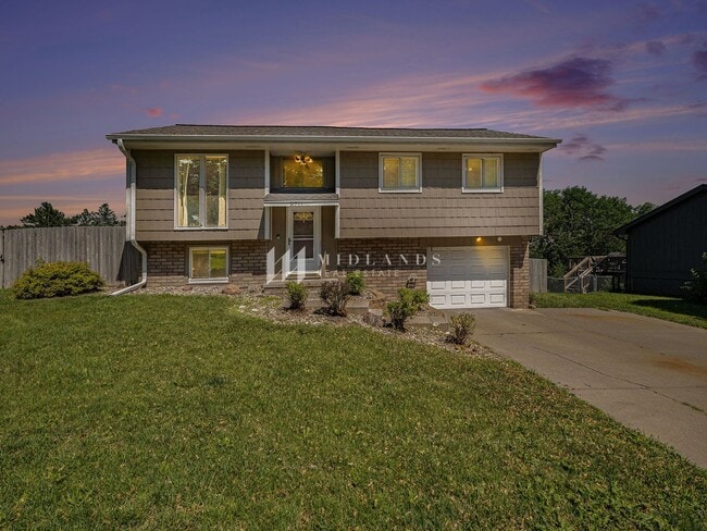8711 S 143rd St in Omaha, NE - Building Photo - Building Photo