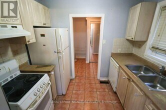 120 Town House Crescent in Brampton, ON - Building Photo - Building Photo