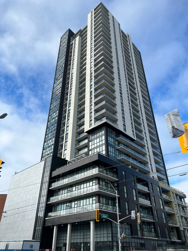 property at 60-1160 Charles St W