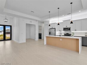 319 NW 14th St in Cape Coral, FL - Building Photo - Building Photo