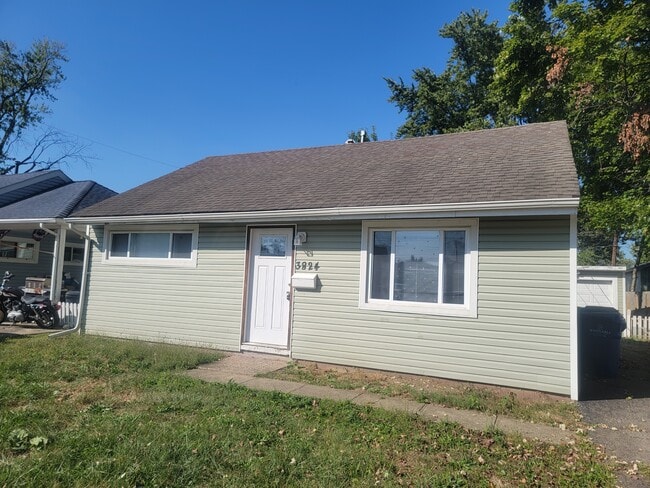 property at 3824 Brentwood Ct