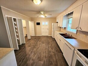 1521 Poinsettia Rd in Charleston, SC - Building Photo - Building Photo