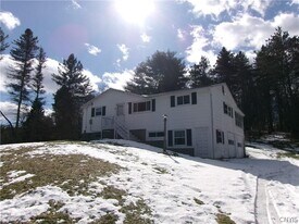 3225 Gracie Rd in Cortland, NY - Building Photo