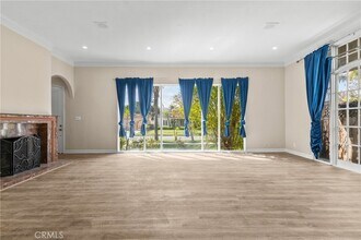 6329 Warner Dr, Unit 1-1109 in Los Angeles, CA - Building Photo - Building Photo