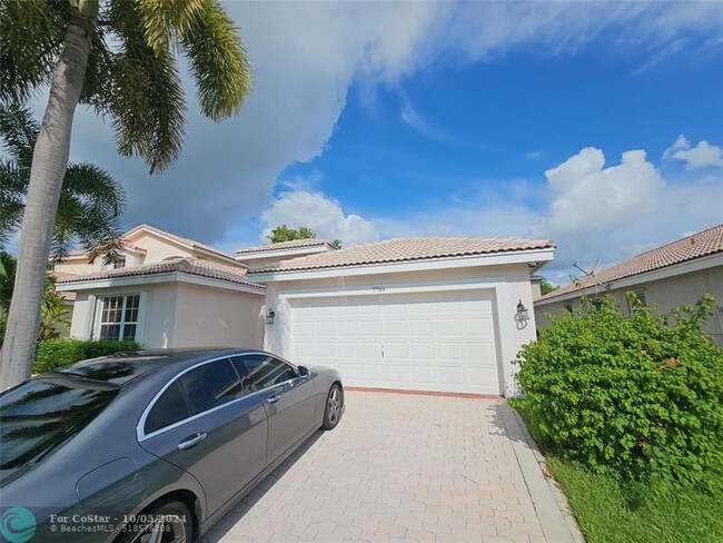 17564 SW 29th Ln in Miramar, FL - Foto de edificio - Building Photo