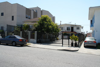 955 S Berendo St in Los Angeles, CA - Building Photo - Building Photo