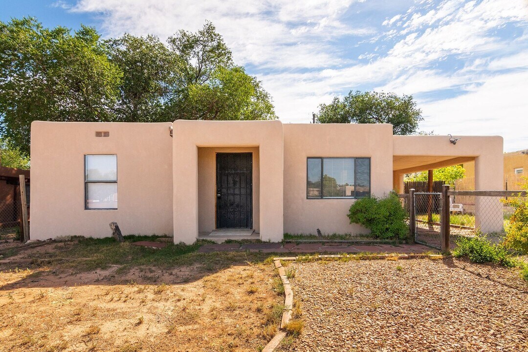 1317 Declovina St in Santa Fe, NM - Building Photo