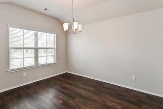 14005 Lake Cres Dr in Conroe, TX - Building Photo - Building Photo