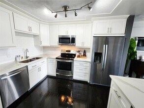 4651 1st St NE in St. Petersburg, FL - Building Photo - Building Photo