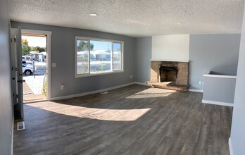 2011 E Nebraska Ave in Spokane, WA - Foto de edificio - Building Photo