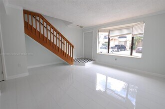 7804 SW 102nd Ln in Miami, FL - Building Photo - Building Photo
