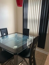 142 W Walnut Park Dr in Philadelphia, PA - Building Photo - Building Photo