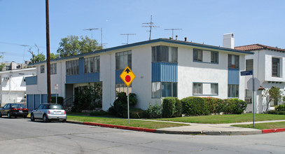 8674 Chalmers Dr in Los Angeles, CA - Building Photo - Building Photo