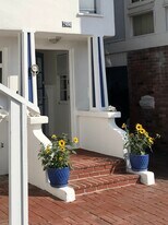 2456 Manhattan Ave in Hermosa Beach, CA - Building Photo