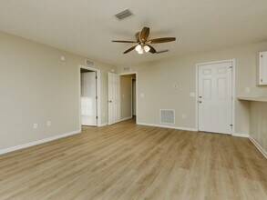 6375 NW 109th Pl in Alachua, FL - Building Photo - Building Photo