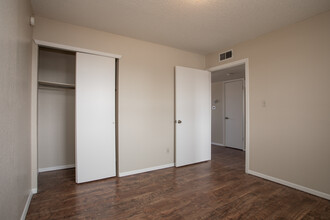 Western Gallagher Apartments in El Paso, TX - Building Photo - Interior Photo