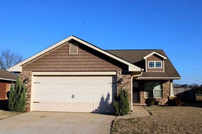 176 Fields Pond Dr in Madison, AL - Building Photo - Building Photo