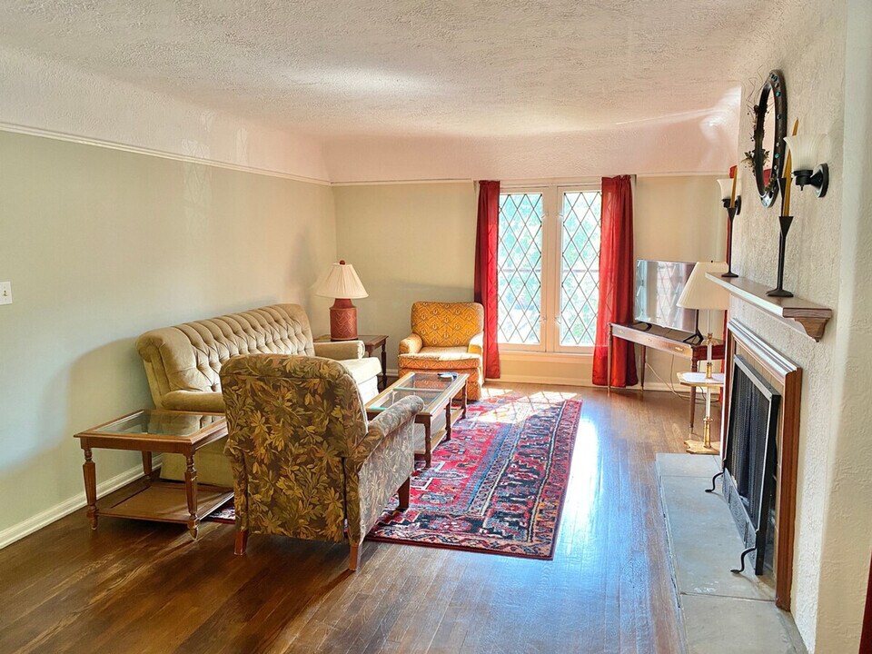 3574 Lynnfield Rd in Shaker Heights, OH - Building Photo