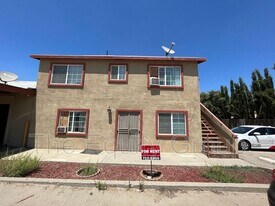 32606 Rd 124 in Visalia, CA - Building Photo