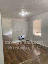 3844 S Pine St in Spartanburg, SC - Building Photo - Building Photo
