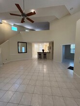 10100 Larkspur Ln in West Palm Beach, FL - Building Photo - Building Photo