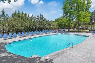 Georgetown Apartments in Merriam, KS - Building Photo