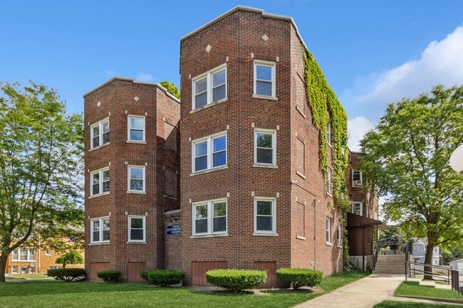 property at 512 S Chicago Ave