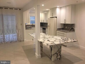 8390 Montgomery Run Rd in Ellicott City, MD - Building Photo - Building Photo