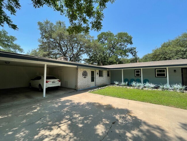 914 Beaver Trail-Unit -Unit A in Austin, TX - Building Photo - Building Photo