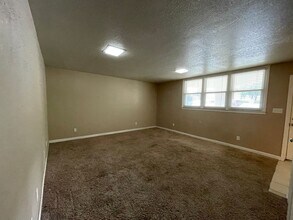 1518 College Ave in Manhattan, KS - Building Photo - Building Photo