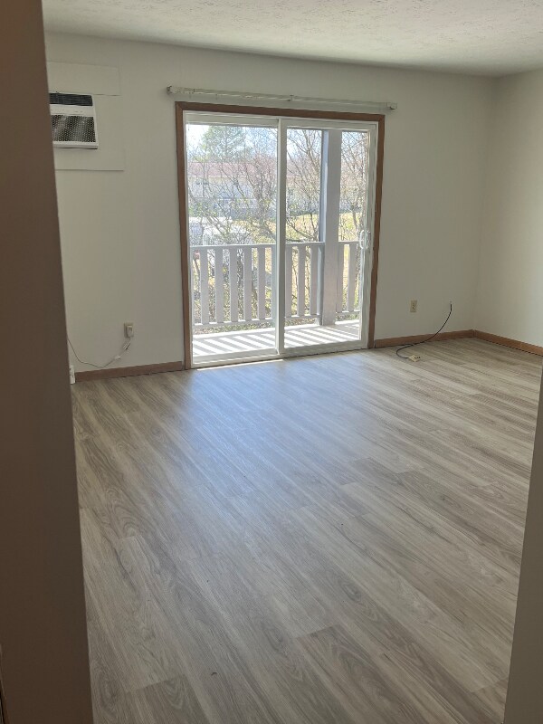 626 Lawnville Rd-Unit -4 in Kingston, TN - Foto de edificio - Building Photo