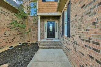 427 W Summerchase Dr in Fayetteville, NC - Foto de edificio - Building Photo