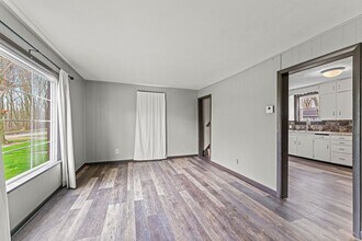 1205 Shiocton St in New London, WI - Building Photo - Building Photo