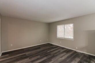 8502 Pershing Rd in Raytown, MO - Building Photo - Building Photo