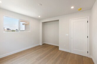 6327 Brooklyn Ave in San Diego, CA - Foto de edificio - Building Photo