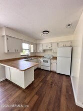 671 SW Bird Ave in Keystone Heights, FL - Building Photo - Building Photo