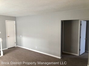 7217 N Moberly Dr in Columbia, MO - Building Photo - Building Photo