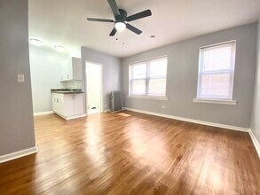 4241 N Kenmore Ave in Chicago, IL - Building Photo - Building Photo