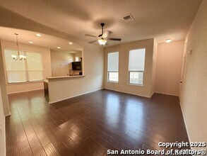 602 Creekside Cir in New Braunfels, TX - Building Photo - Building Photo