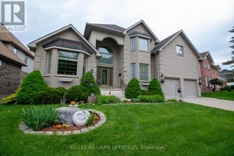 206 Ambleside Dr in London, ON - Building Photo - Building Photo