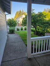 203 NE 55th Ave in Hillsboro, OR - Building Photo - Building Photo