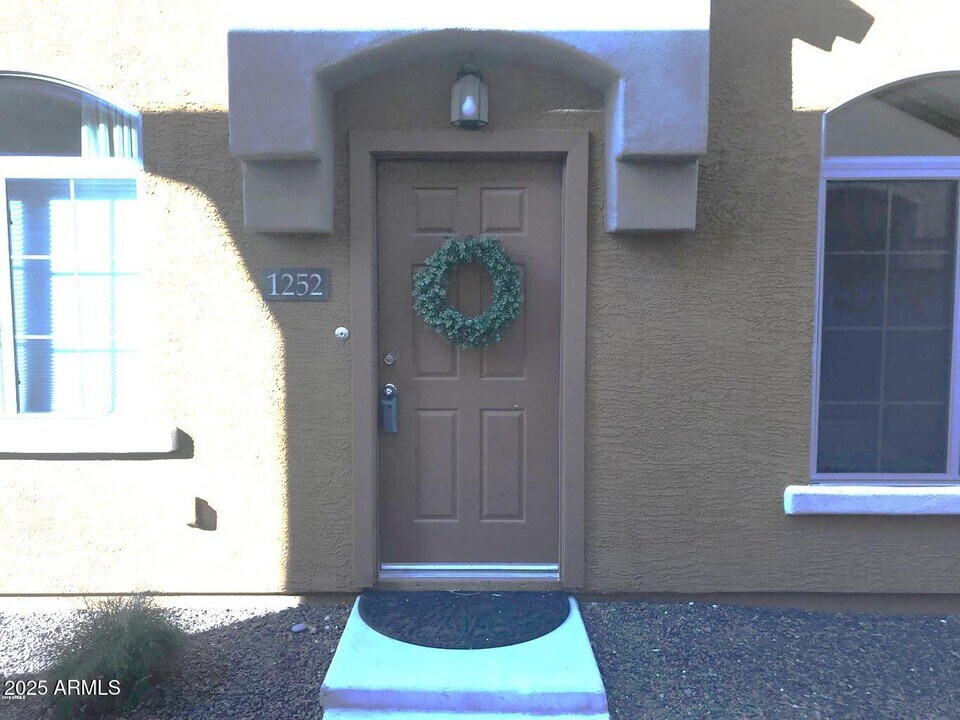 2725 E Mine Creek Rd in Phoenix, AZ - Building Photo