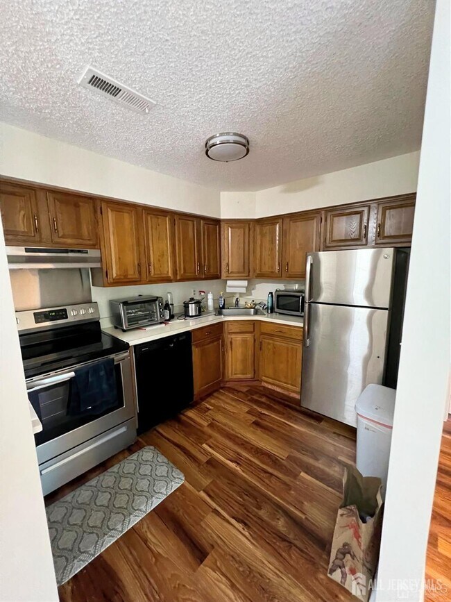 2304 Aspen Dr in Plainsboro, NJ - Building Photo - Building Photo