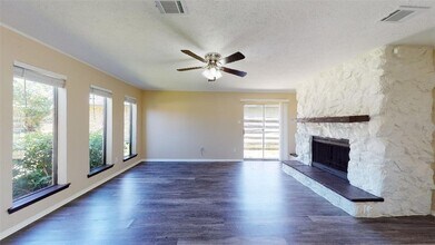 4130 Willow Oak St in Bryan, TX - Building Photo - Building Photo