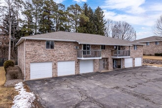 Clintonville Park Apartments in Clintonville, WI - Foto de edificio - Building Photo